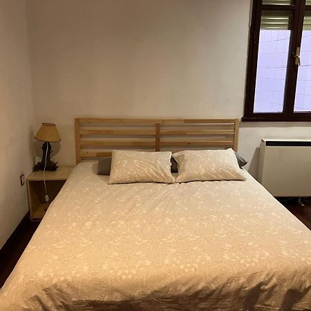 Apartamento En Pleno Centro Catedral 1D Oviedo Luaran gambar