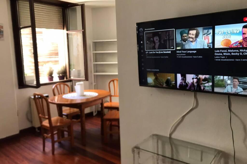 Apartamento En Pleno Centro Catedral 1D Oviedo Luaran gambar