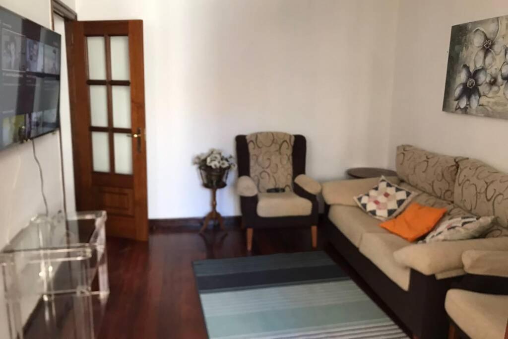 Apartamento En Pleno Centro Catedral 1D Oviedo Luaran gambar