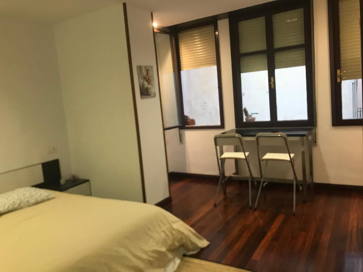 Apartamento En Pleno Centro Catedral 1D Oviedo Luaran gambar